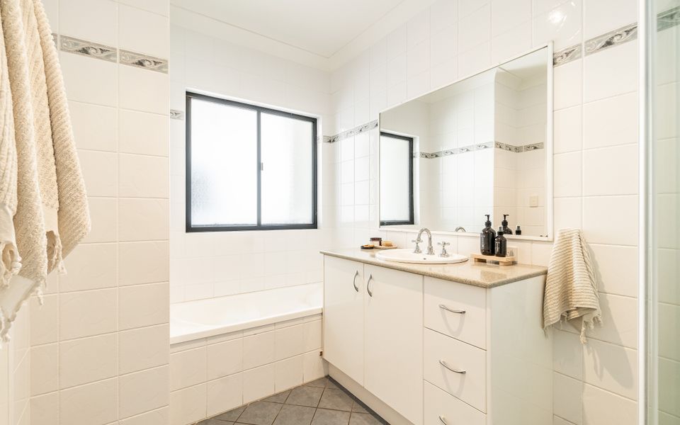 ARCOOLA 2 | Views Over Main Beach