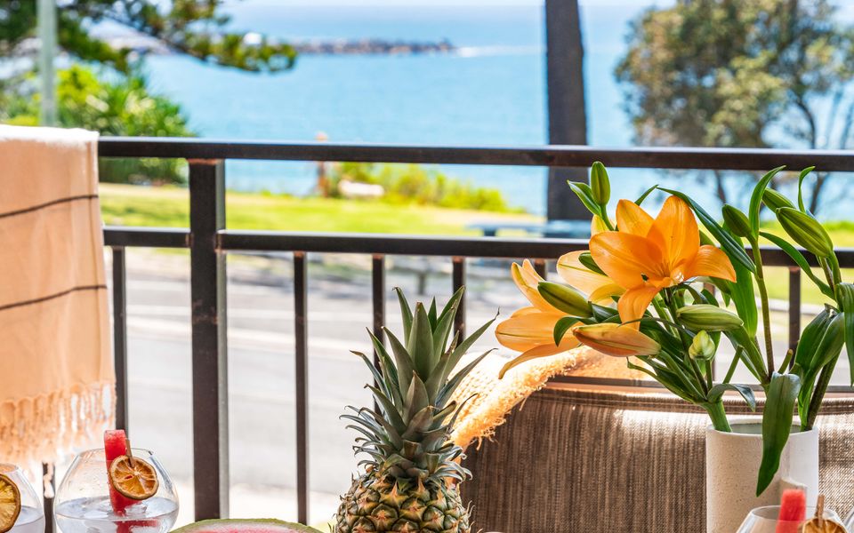 ARCOOLA 2 | Views Over Main Beach