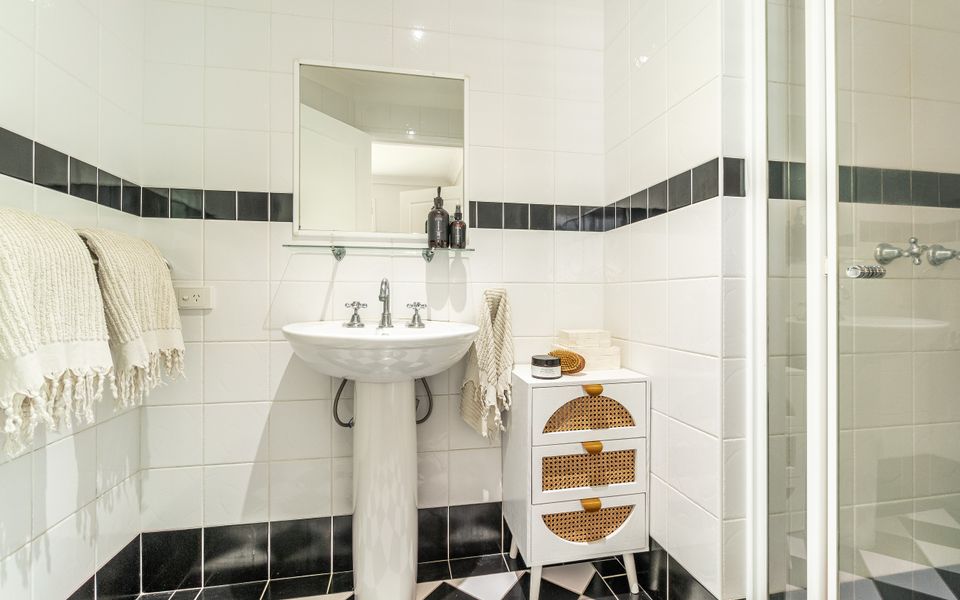 ARCOOLA 2 | Views Over Main Beach