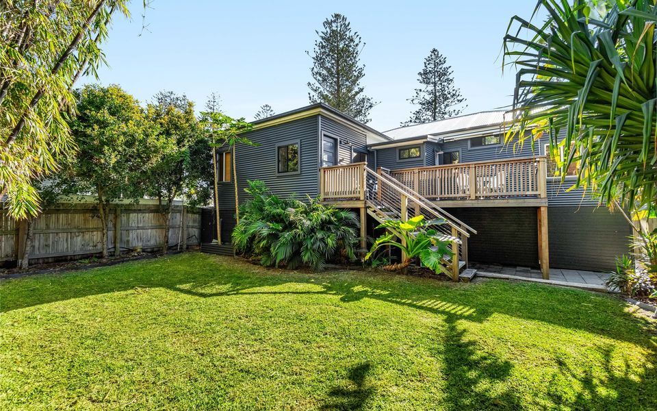 THE ELKS – Pet Friendly Home in Town | Holiday Yamba
