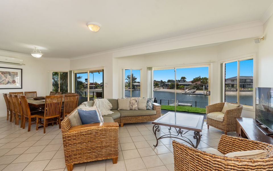 PONDEROSA | Pet Friendly Waterfront