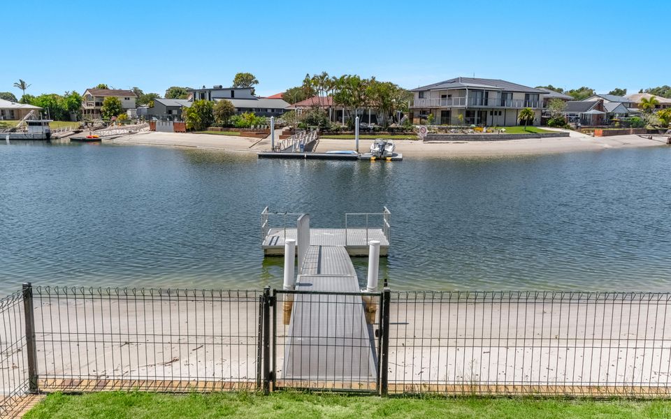 PONDEROSA | Pet Friendly Waterfront