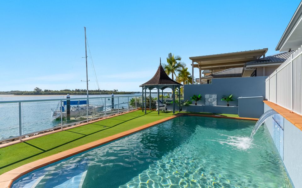 SALTY DAYZ | Designer Waterfront