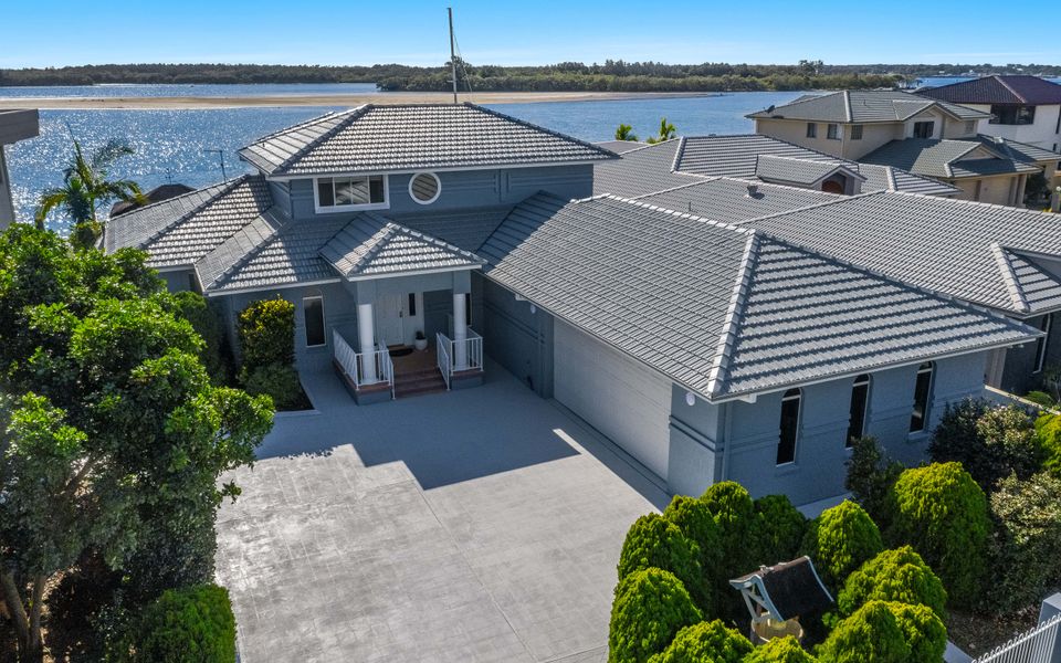 SALTY DAYZ | Designer Waterfront