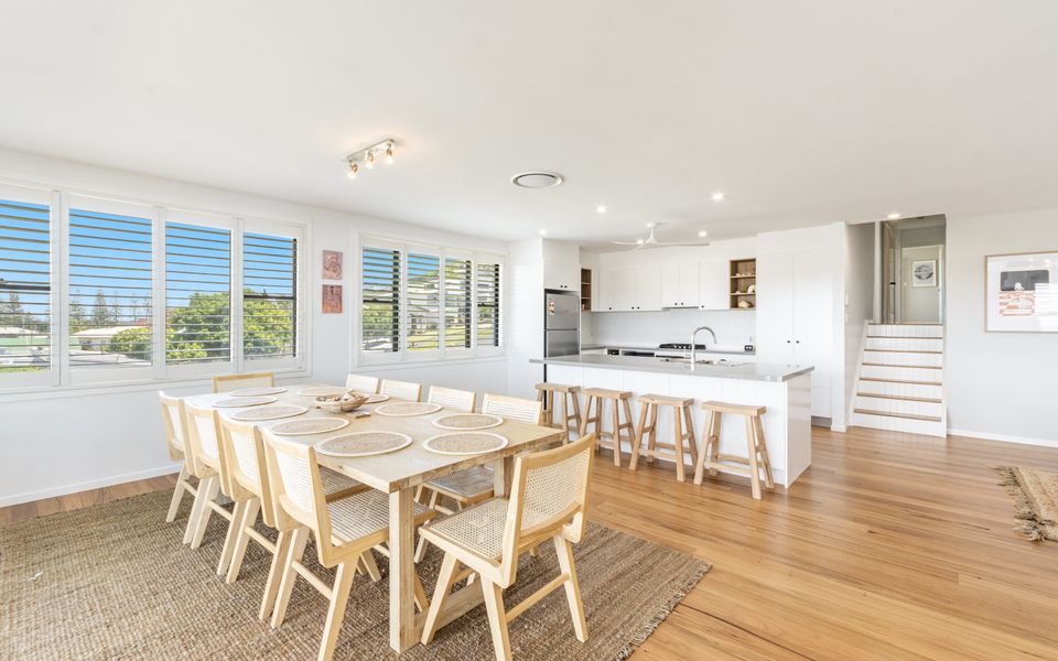 COWRIE HOUSE | Spacious, Modern holiday home