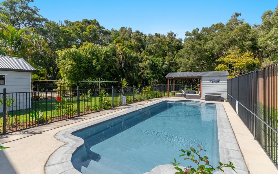 BAYVIEW BEACH HOUSE | Pet Friendly home with a pool