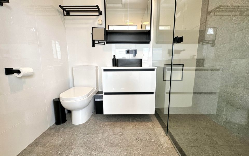 BAYVIEW BEACH HOUSE | Pet Friendly home with a pool