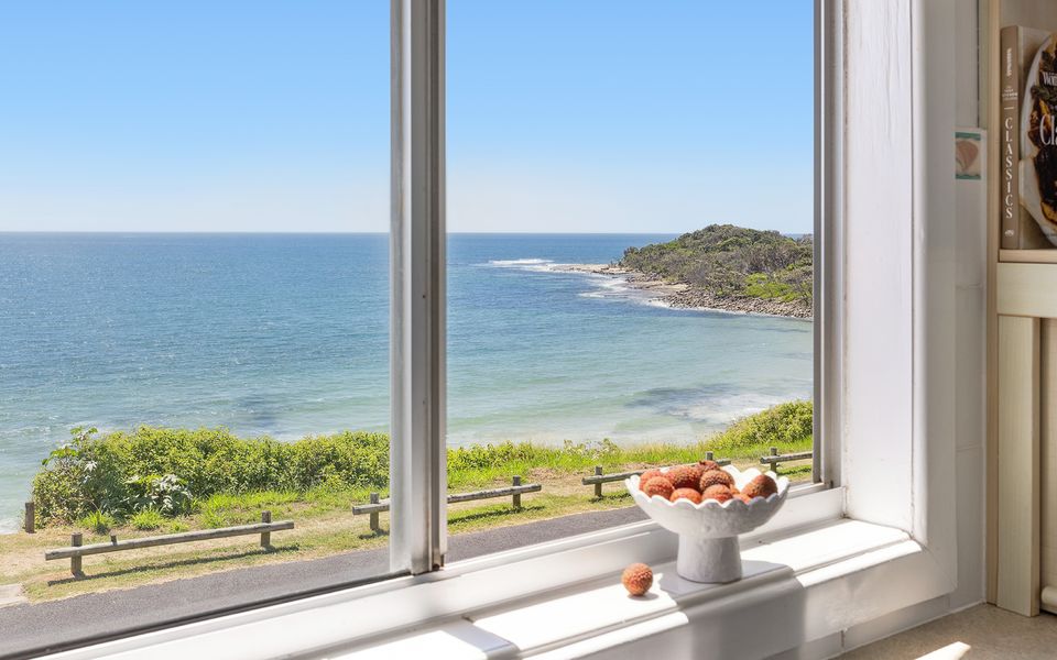 BOOROLONG 3 – Million Dollar Views on a Budget | Holiday Yamba