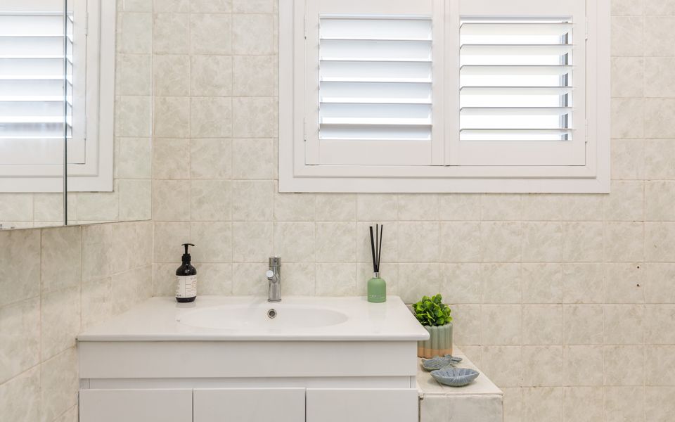 HIGH ON HILL | Big, Bold & Beautiful