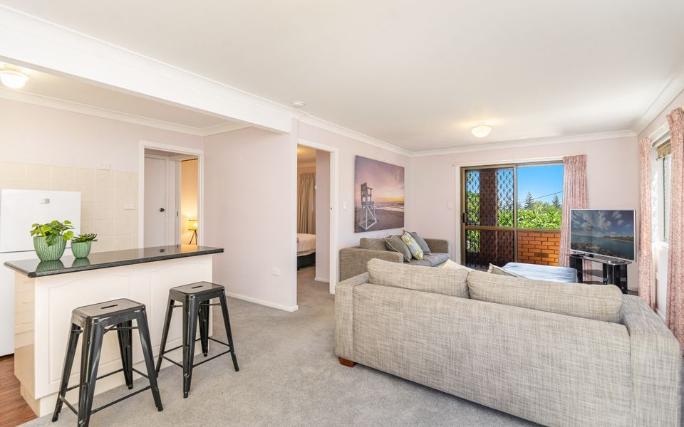 HIGH ON HILL | Big, Bold & Beautiful