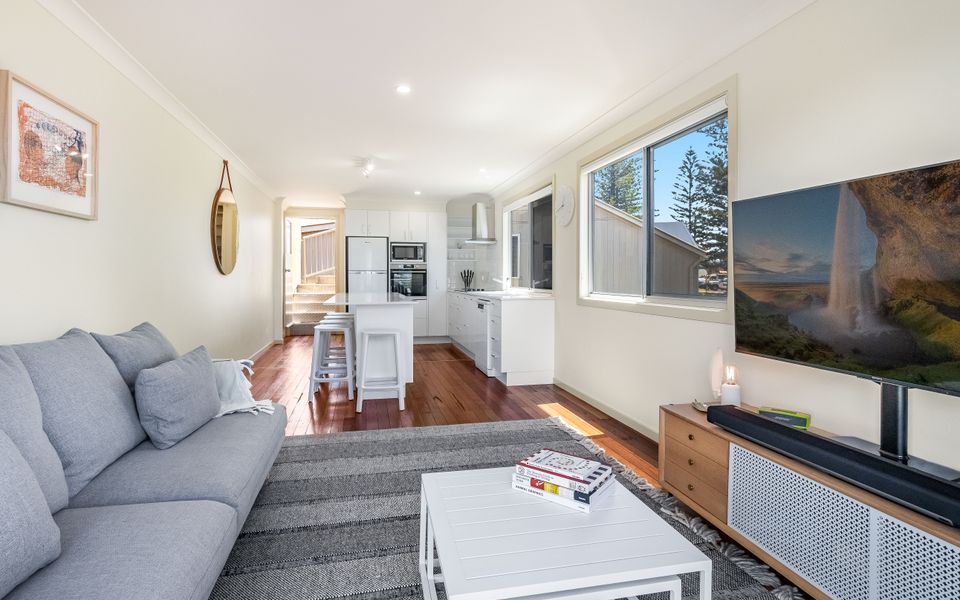 SEASPRAY 1 | Stones throw from Main Beach