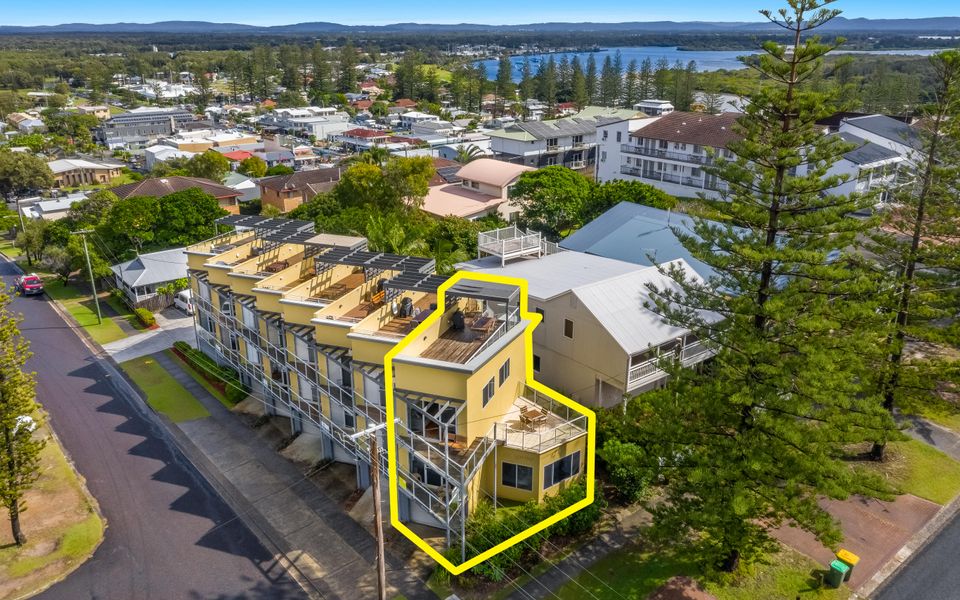 SEASPRAY 1 | Stones throw from Main Beach