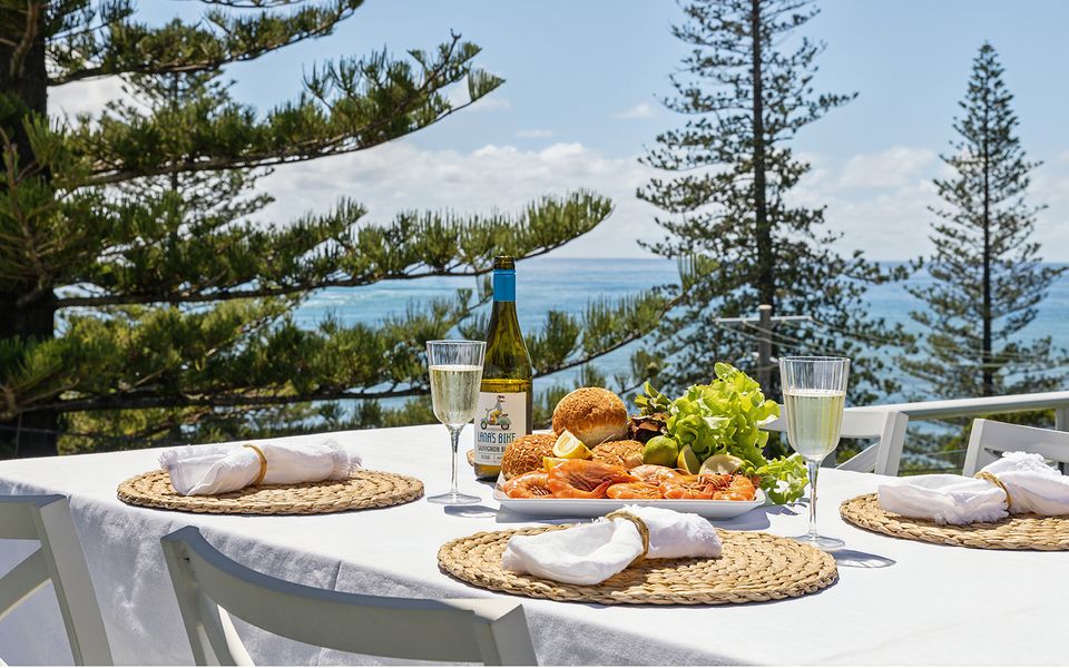 SEASPRAY 1 | Stones throw from Main Beach