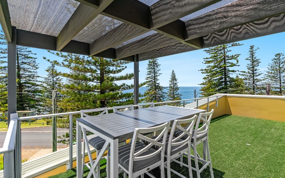 SEASPRAY 1 | Stones throw from Main Beach