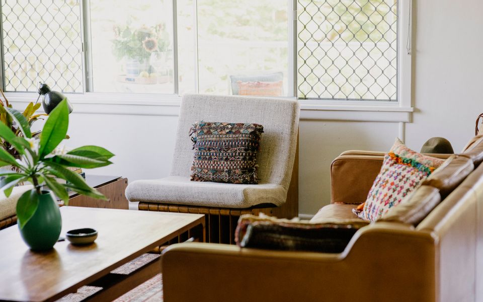 SHARON – Pet Friendly Beach Cottage in Town