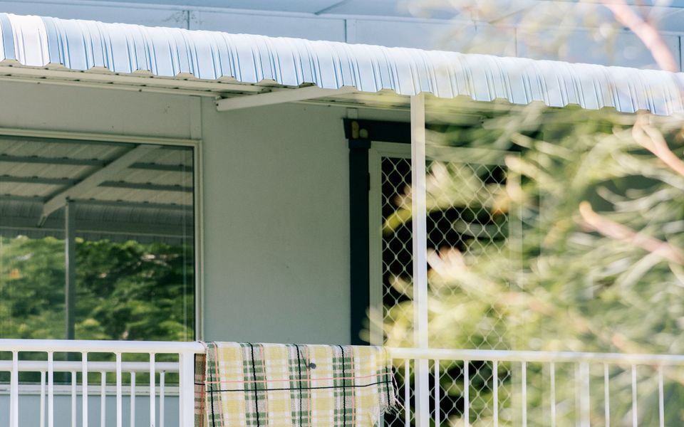 SHARON – Pet Friendly Beach Cottage in Town