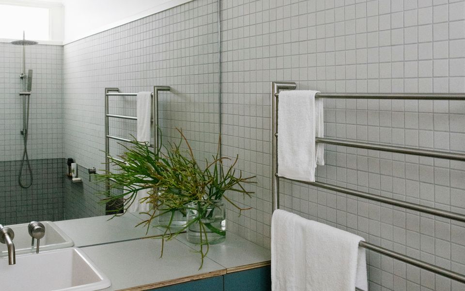 SHARON – Pet Friendly Beach Cottage in Town