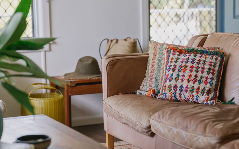 SHARON – Pet Friendly Beach Cottage in Town