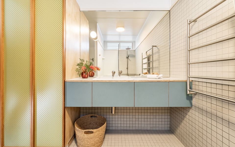 SHARON – Pet Friendly Beach Cottage in Town