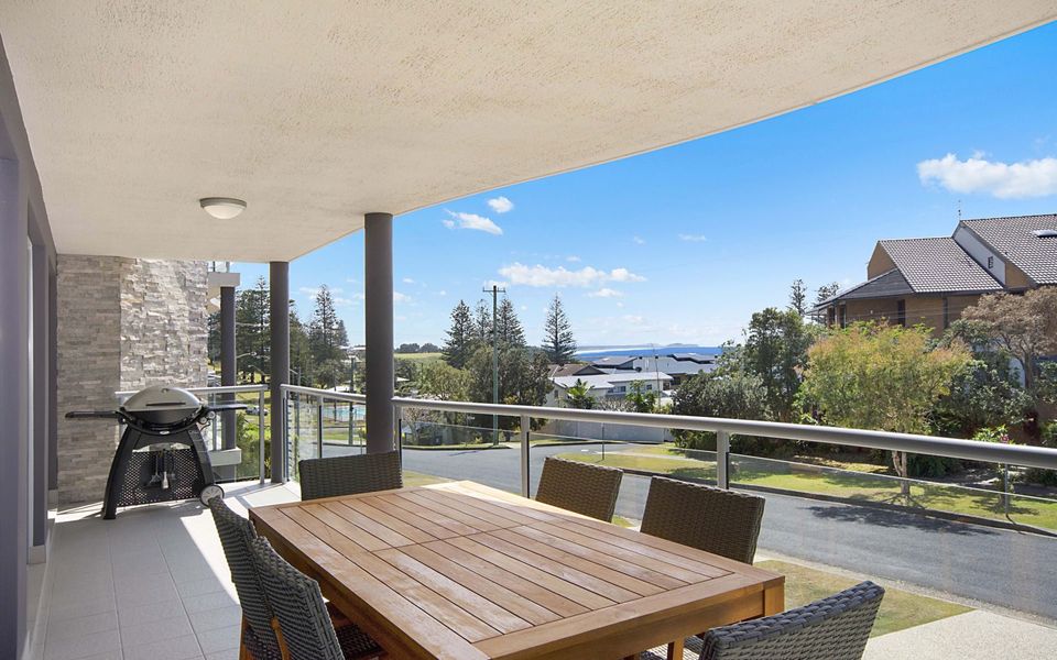 YAMBA 58 | Modern Apartment with Ocean Views