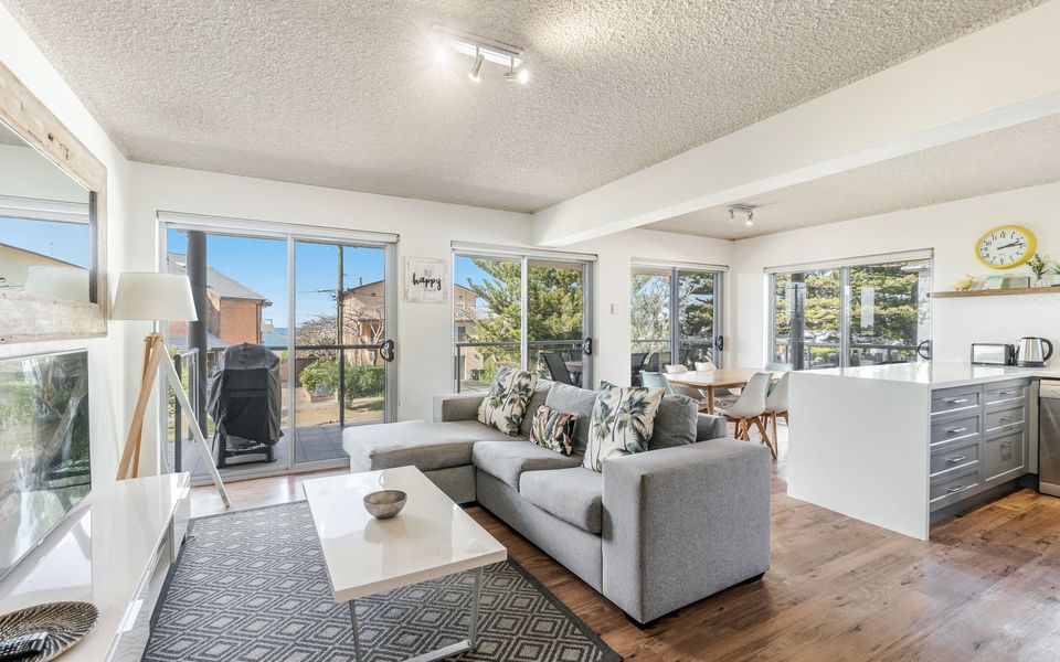 YAMBA 58 | Modern Apartment with Ocean Views