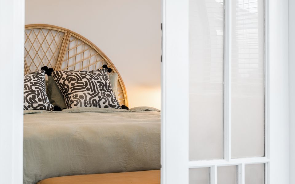 BELLA BAY 1 (DOWNSTAIRS) | Prime Location