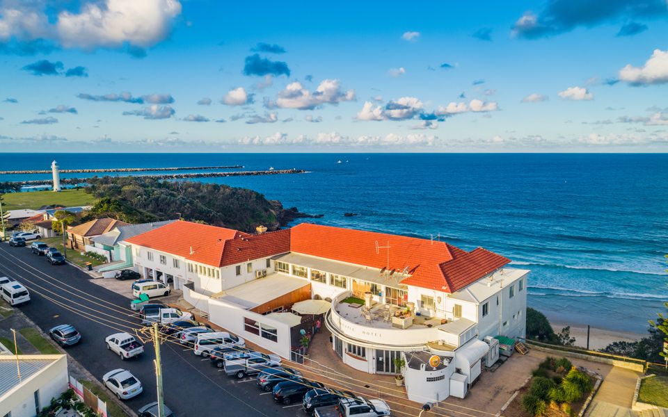 BELLA BAY 1 (DOWNSTAIRS) | Prime Location