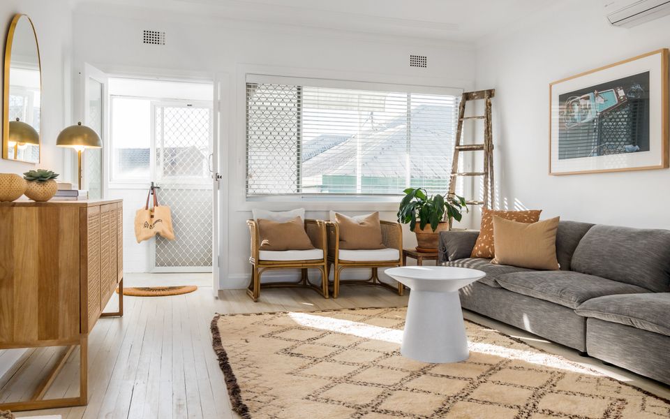 BELLA BAY 2 (UPSTAIRS) | Prime Location