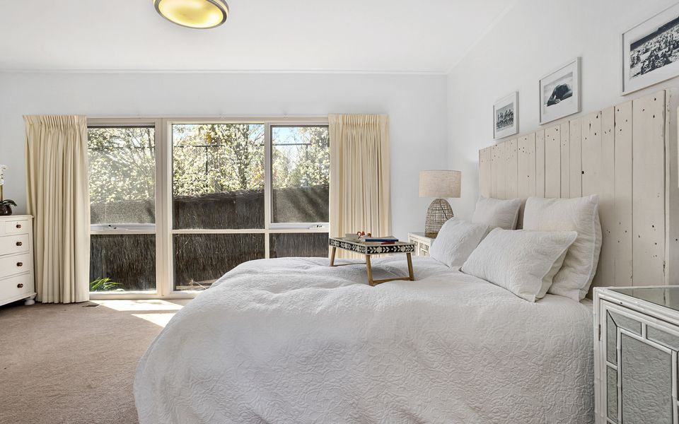 Luxury Holiday House by the Beach & Village