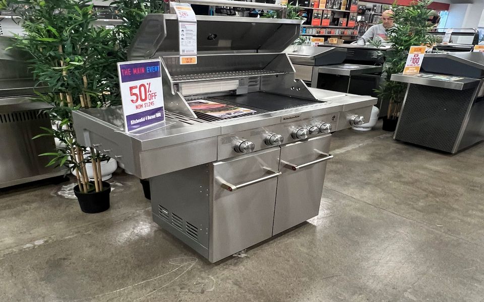 Luxury Holiday House by the Beach & Village