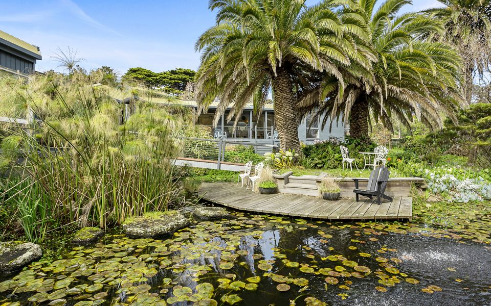 Luxury Holiday House by the Beach & Village