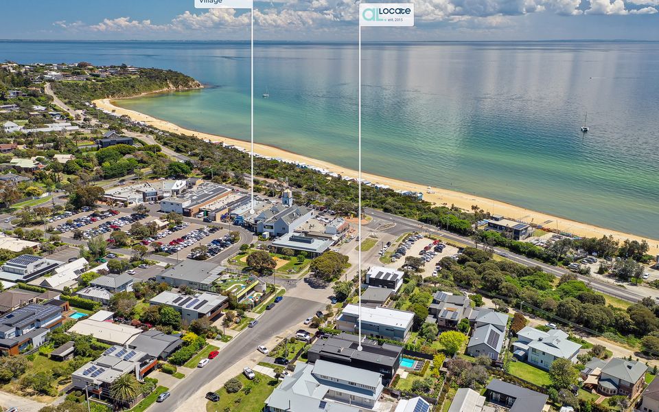 Designer House by the Village and Beach