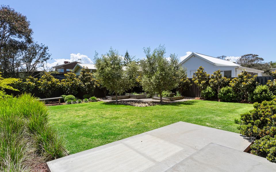 Designer House by the Village and Beach