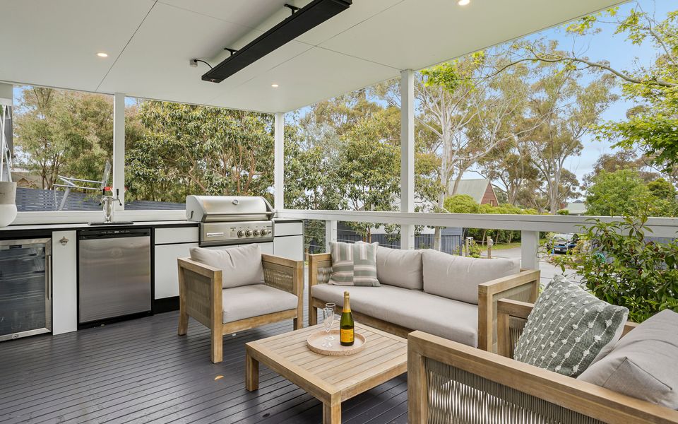 Quiet Outdoor Entertainer