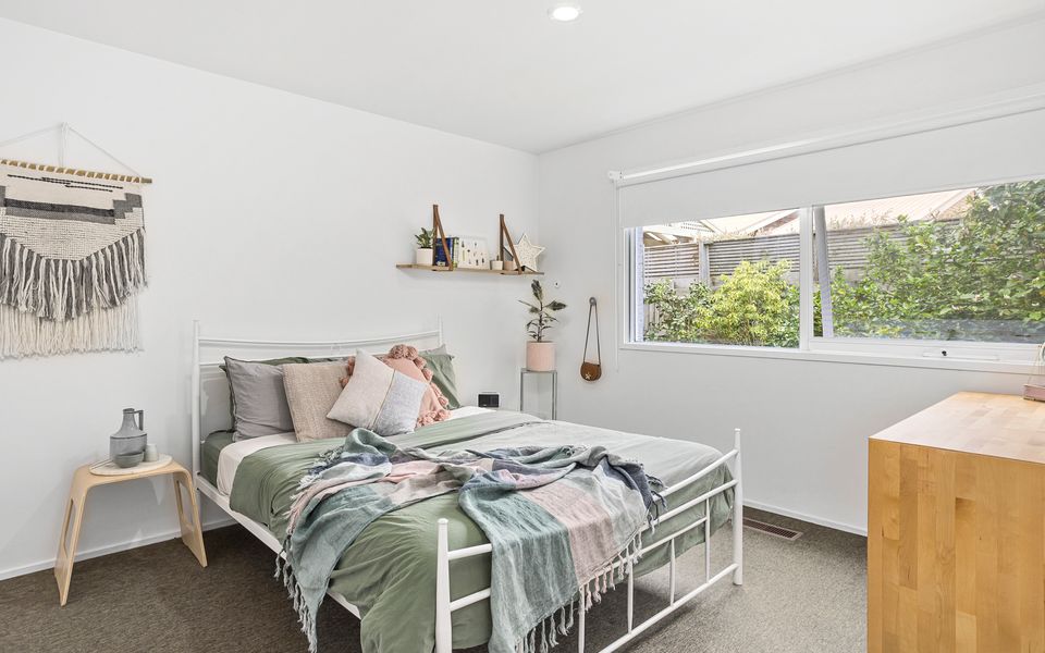 Quiet Outdoor Entertainer