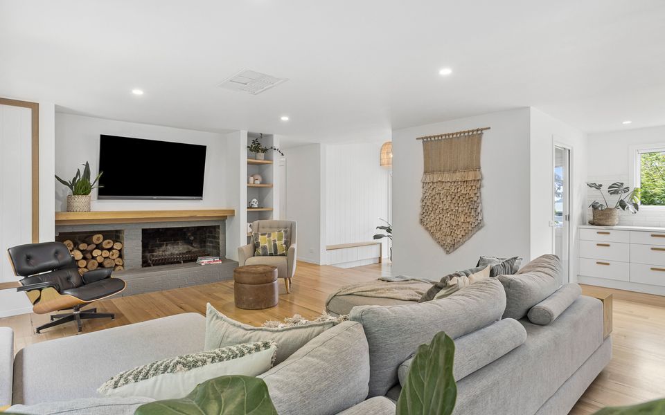 Quiet Outdoor Entertainer