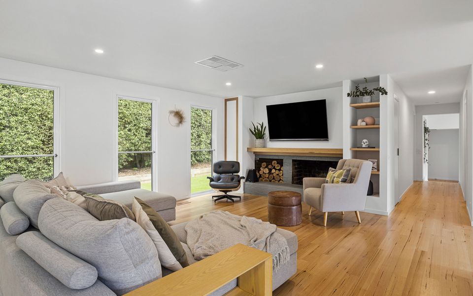 Quiet Outdoor Entertainer