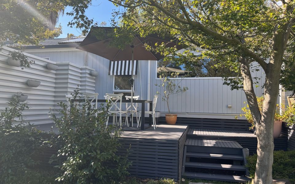 Quiet Outdoor Entertainer