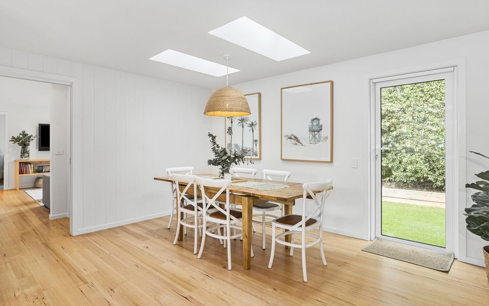 Quiet Outdoor Entertainer