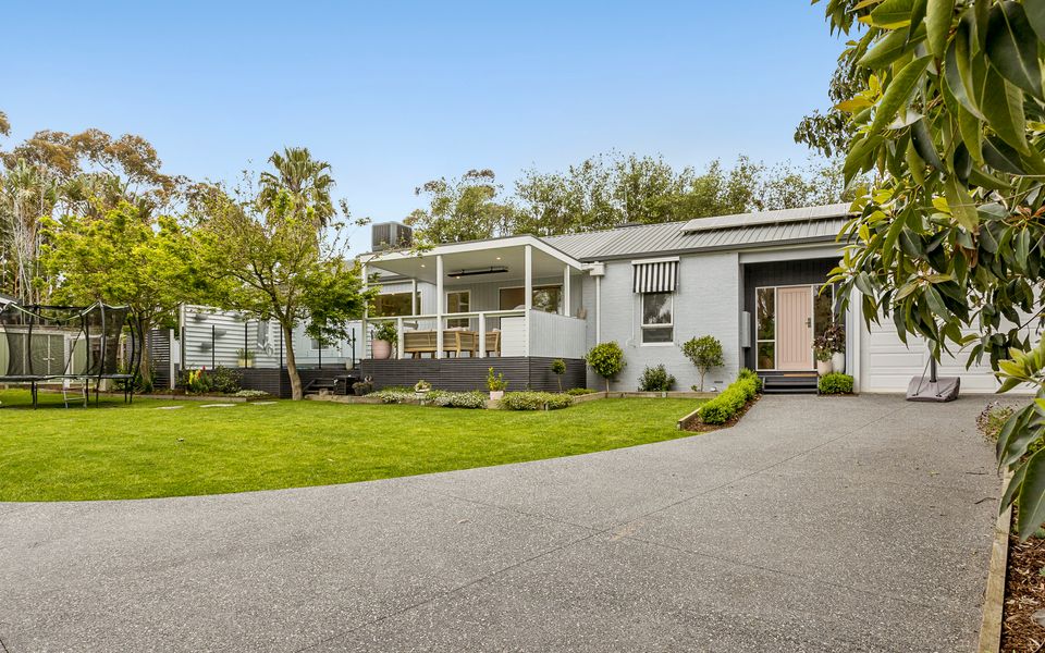 Quiet Outdoor Entertainer