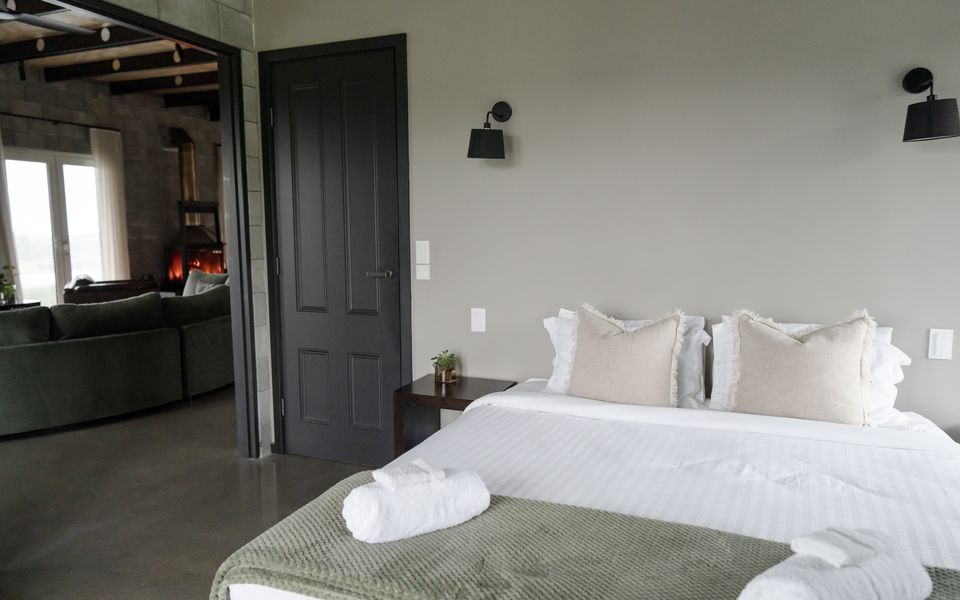 Pepper Paddocks - Warehouse meets Farm Winter Special - stay 2 or more nights and get an extra night for Free ! Available May 2026 - August 2026