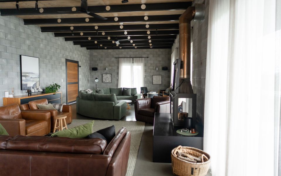Pepper Paddocks - Warehouse meets Farm Winter Special - stay 2 or more nights and get an extra night for Free ! Available May 2026 - August 2026