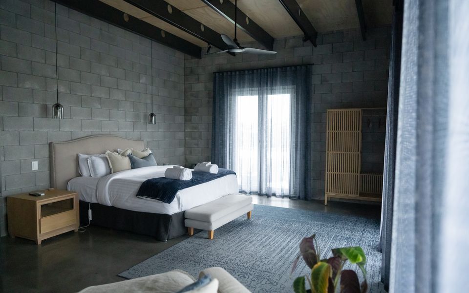 Pepper Paddocks - Warehouse meets Farm Winter Special - stay 2 or more nights and get an extra night for Free ! Available May 2026 - August 2026