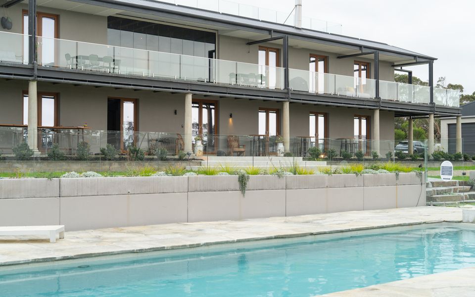 Pepper Paddocks - Warehouse meets Farm Winter Special - stay 2 or more nights and get an extra night for Free ! Available May 2026 - August 2026