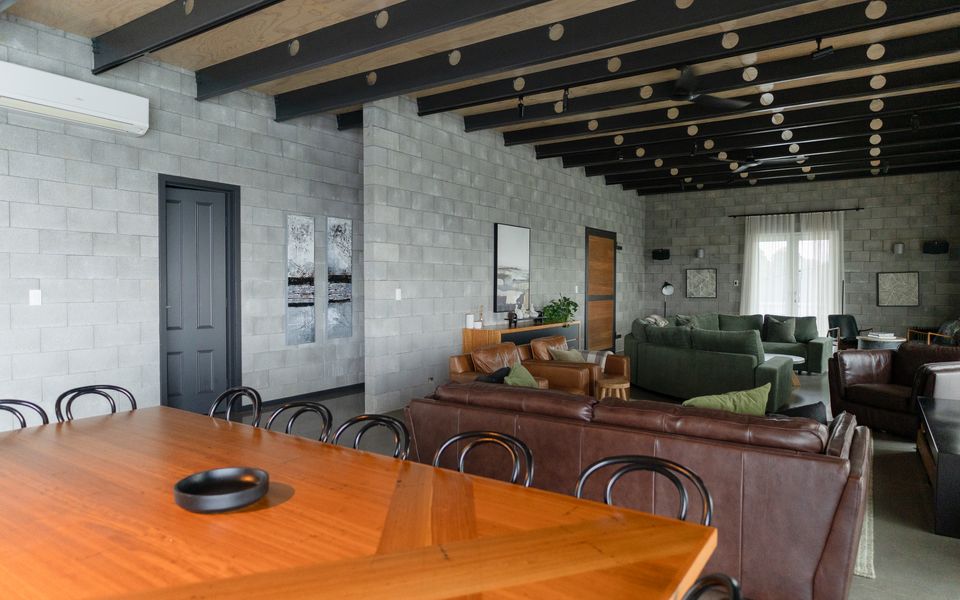 Pepper Paddocks - Warehouse meets Farm Winter Special - stay 2 or more nights and get an extra night for Free ! Available May 2026 - August 2026