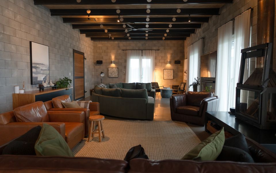 Pepper Paddocks - Warehouse meets Farm Winter Special - stay 2 or more nights and get an extra night for Free ! Available May 2026 - August 2026