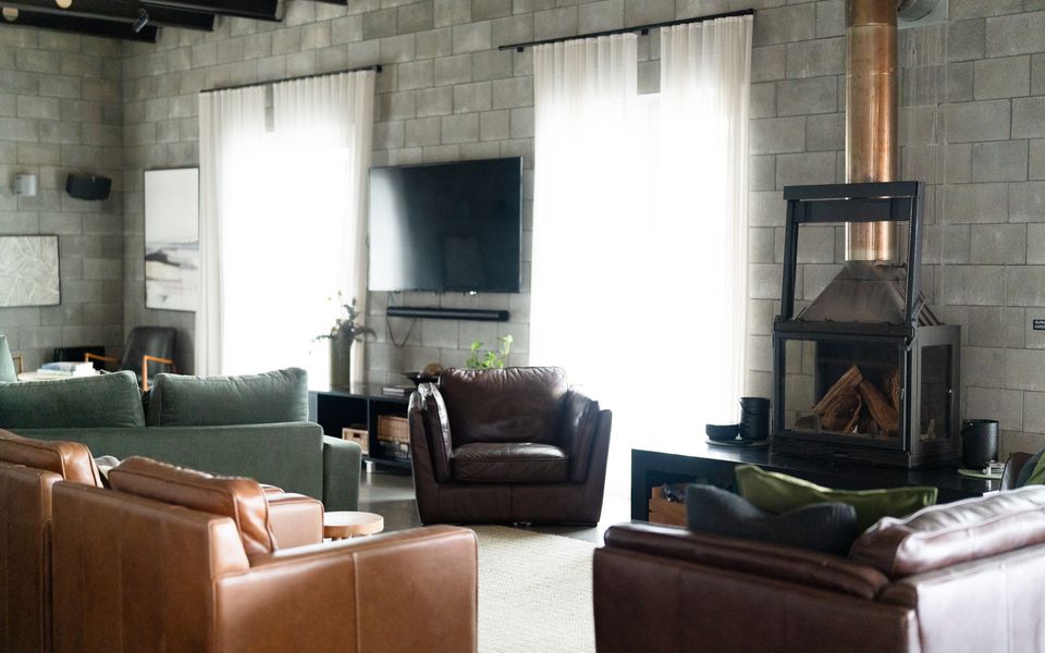 Pepper Paddocks - Warehouse meets Farm Winter Special - stay 2 or more nights and get an extra night for Free ! Available May 2026 - August 2026