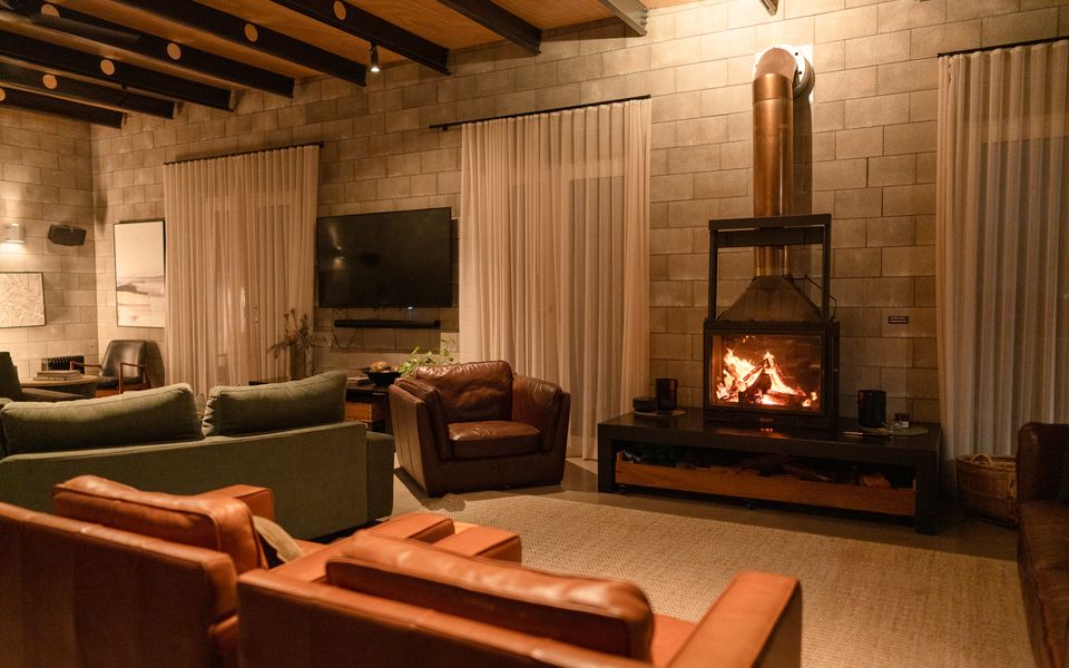 Pepper Paddocks - Warehouse meets Farm Winter Special - stay 2 or more nights and get an extra night for Free ! Available May 2026 - August 2026