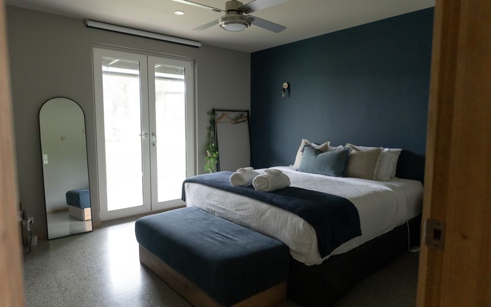 Pepper Paddocks - Warehouse meets Farm Winter Special - stay 2 or more nights and get an extra night for Free ! Available May 2026 - August 2026