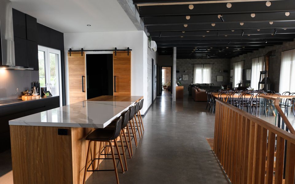 Pepper Paddocks - Warehouse meets Farm Winter Special - stay 2 or more nights and get an extra night for Free ! Available May 2026 - August 2026